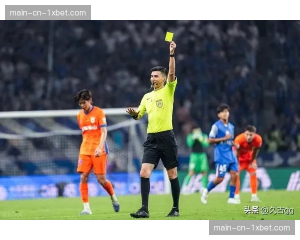 为抗议裁判判罚,塞尔塔球迷在第12分钟集体背对球场静默一分钟 为抗议裁判判罚,塞尔塔球迷在第12分钟集体背对球场静默一分钟