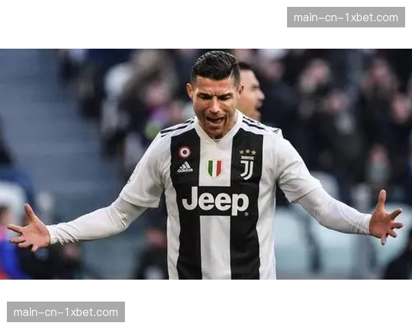 于帕梅卡诺头球破门，法国中卫攻防两端表现全面